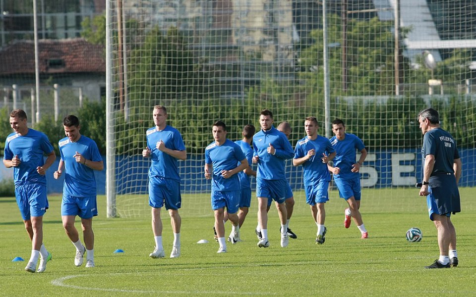 Левски с 19 футболисти за Ловеч, Минев е в групата