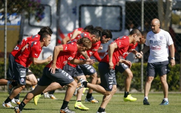 Артуро Видал с реални шансове да играе за Чили срещу Австралия