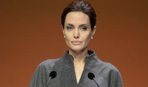 Анджелина Джоли