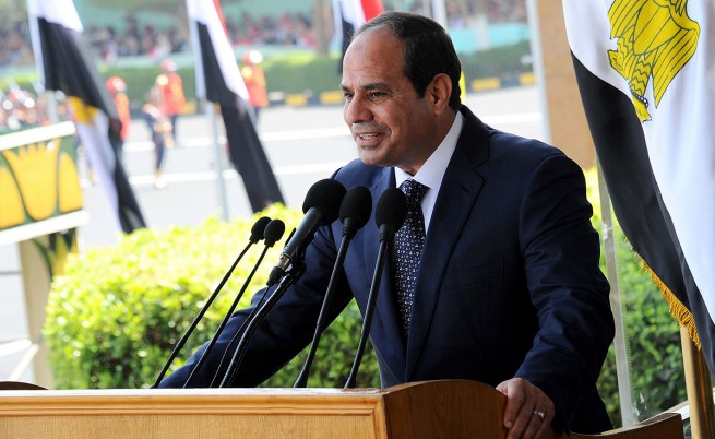 Президентът на Египет дарява половината си имущество и заплата на хазната