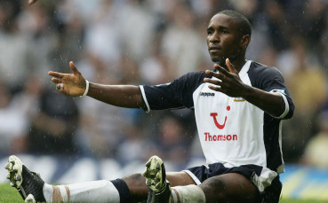 Десет отбора от Премиършип се борят за подписа на Дефоу