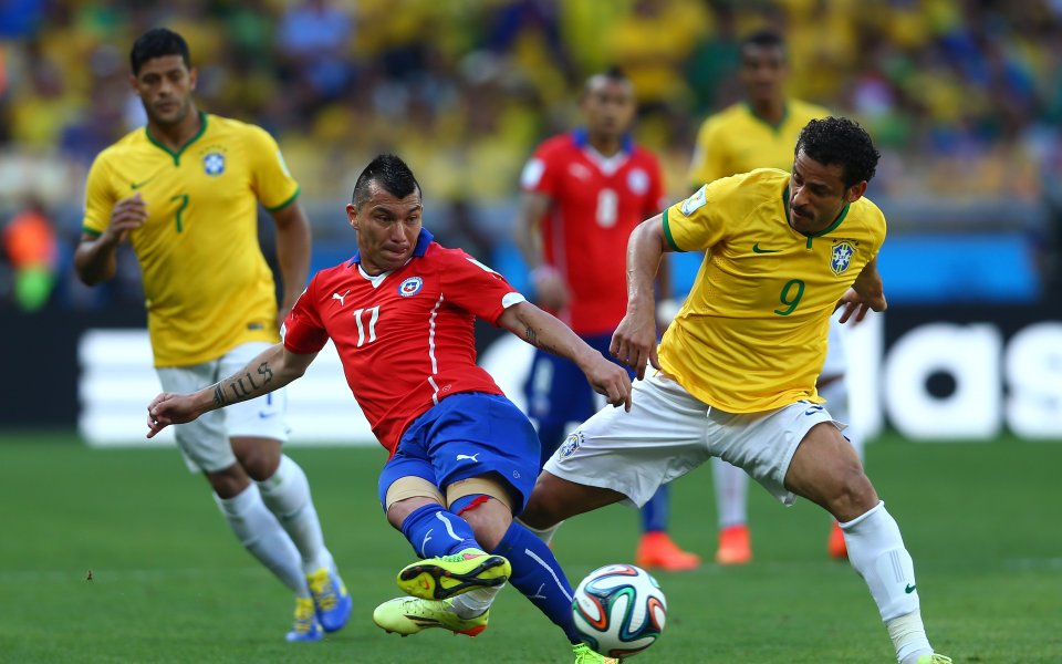 ВИДЕО: Шамари в тунела на мача Бразилия – Чили