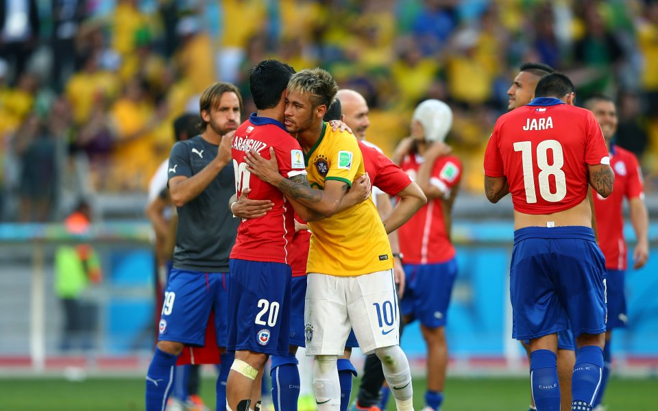 ФИФА разследва размяна на удари на Бразилия - Чили