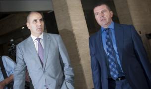 Цветан Цветанов и Менко Менов преди днешното заседание на съда