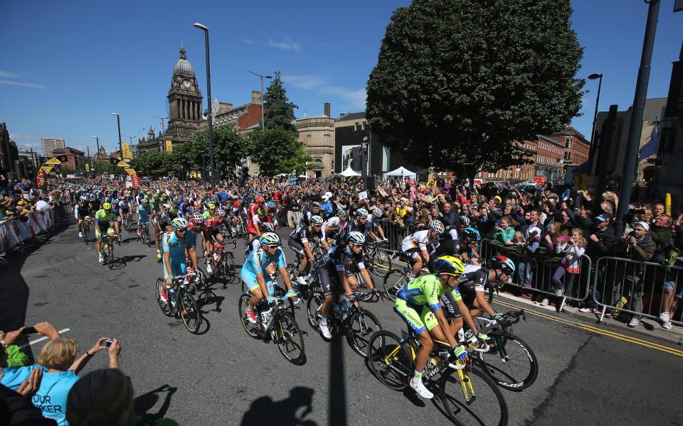 Кралска церемония даде началото на Тур дьо Франс в Лийдс