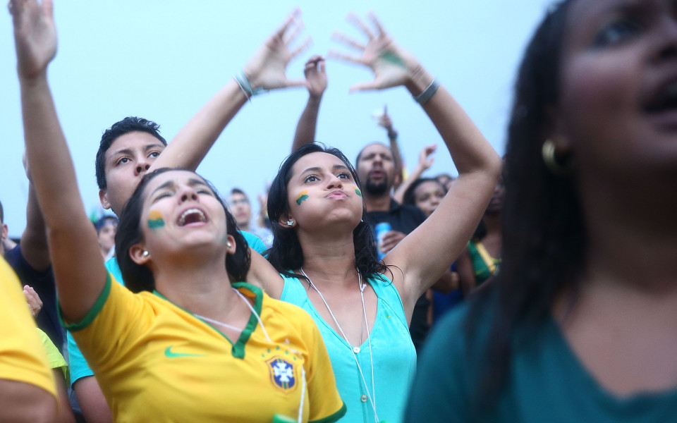 Феновете на Бразилия искат загуба от Чили