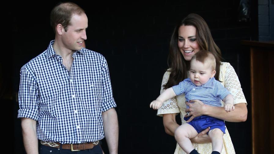 Принц Джордж грейва на корица за първия си рожден ден