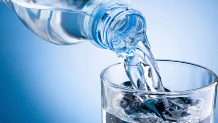 бутилирана вода химикали бутилка минерали шише активност стъкло