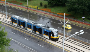 Пуснаха отново трамваите по бул. „България“