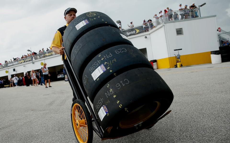 10 комплекта гуми за екипажите в RC5 на Рали 