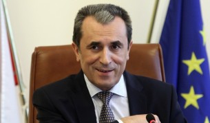 Вече официално: ДПС застана зад Орешарски