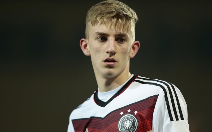 Байерн увеличава офертата за Курт