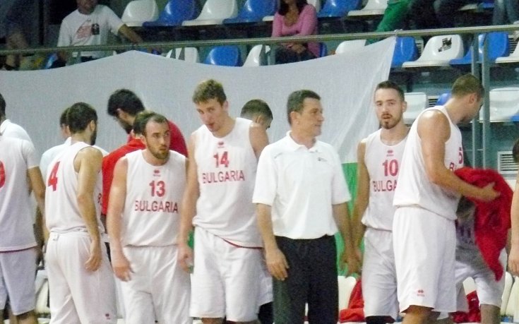 Националите биха Дания отново