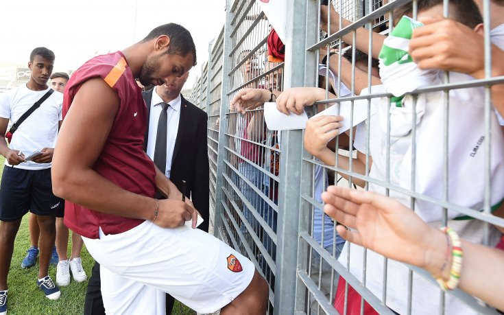 Юнайтед се насочи към Бенатиа, дава 38 милиона за него