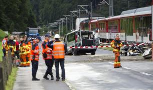 Дерайлиралият влак