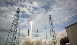 Най-мощният фотосателит застана на орбита