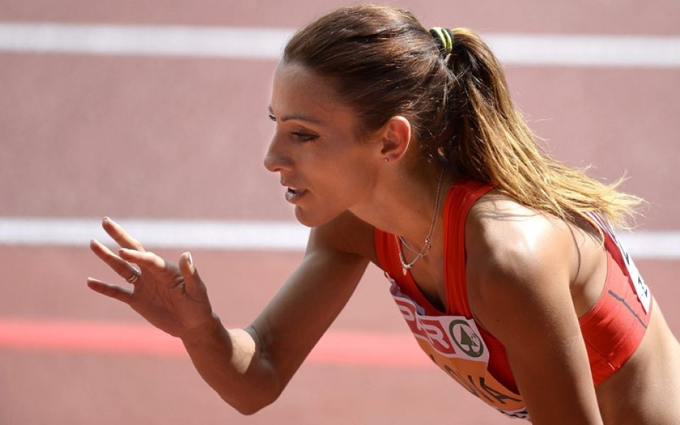 Ивет Лалова и Инна Ефтимова продължават на 200 метра