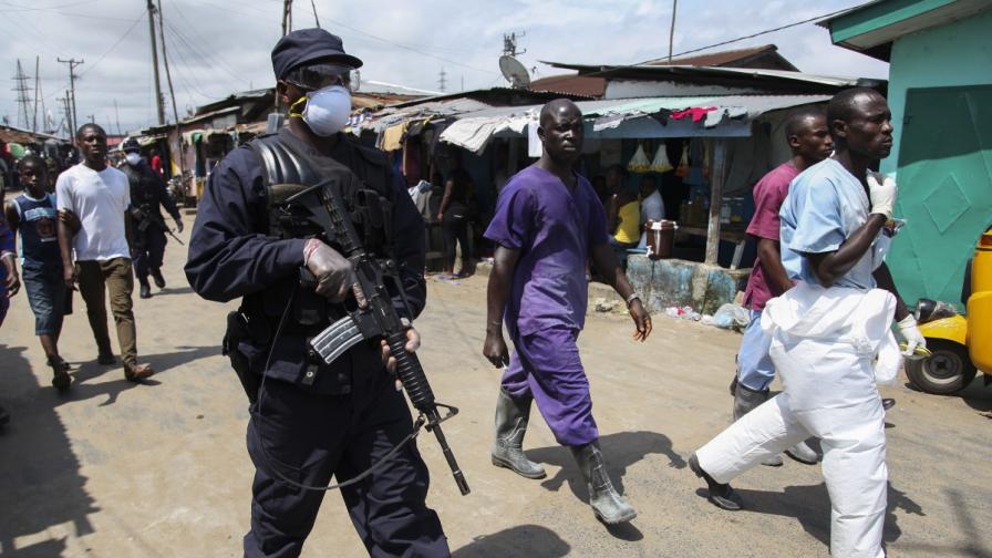 Либерия въведе полицейски час заради ебола