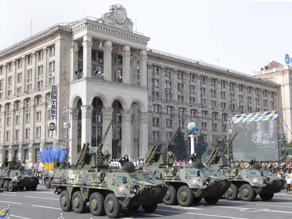 Украйна отбеляза 23 години от своята независимост с военен парад