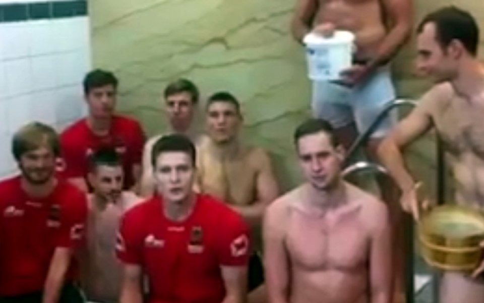 ВИДЕО: Дружното поливане на немските волейболисти