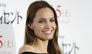 Анджелина Джоли