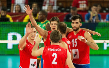 Сърбия изненада световния шампион на старта на европейското