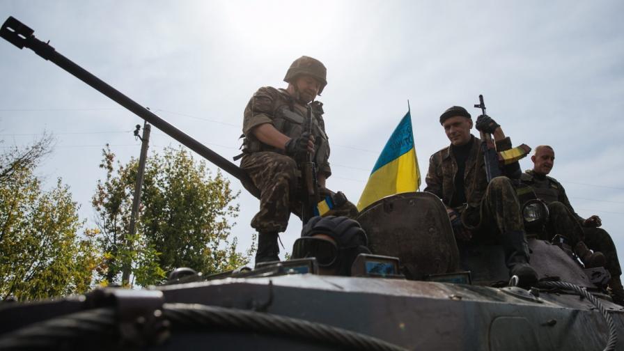 Украински министър: Страни от НАТО ни дават оръжие