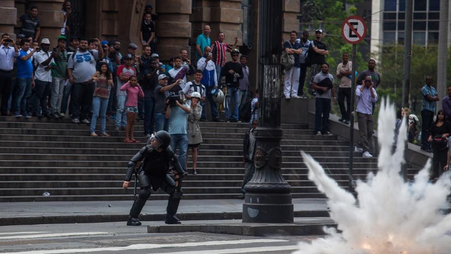 Сблъсъци между полиция и активисти в Сао Пауло