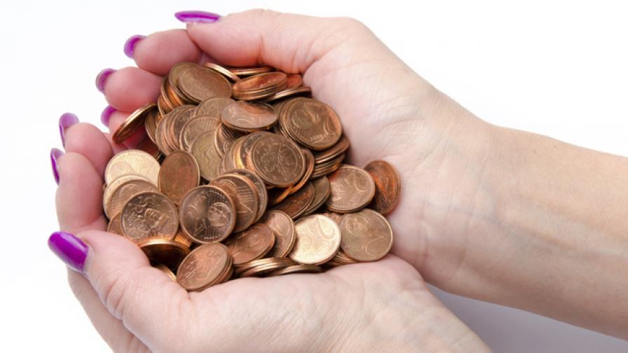 Гневна жена плати данъците си с 40 кг дребни монети
