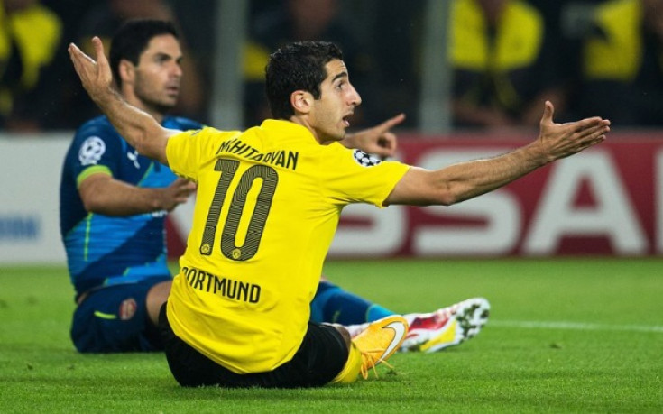 Звезда на Борусия Дортмунд аут за месец