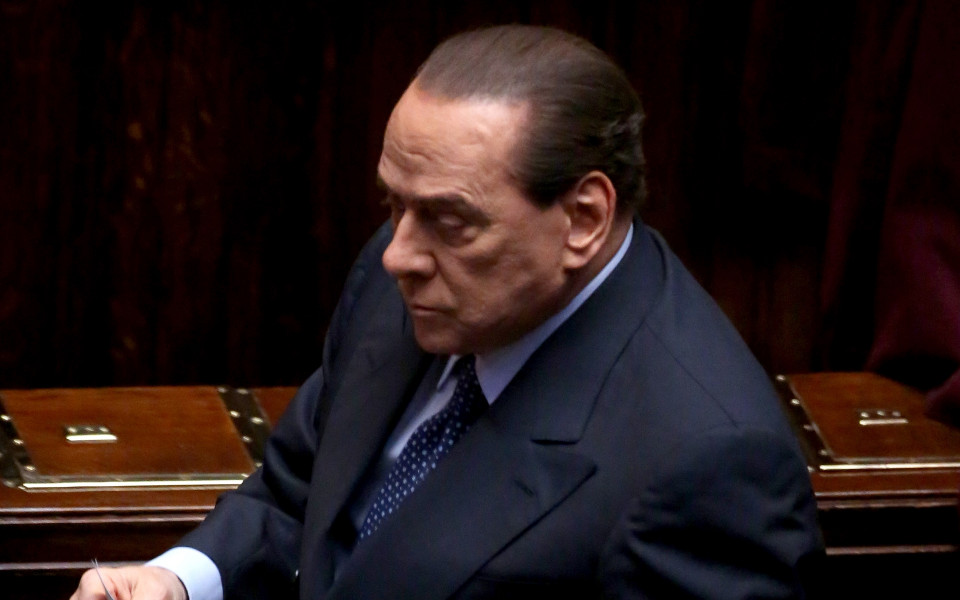 Любовна мъка терзае Силвио Берлускони