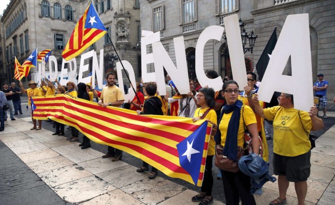 КС на Испания отмени временно референдума за независимост на Каталония