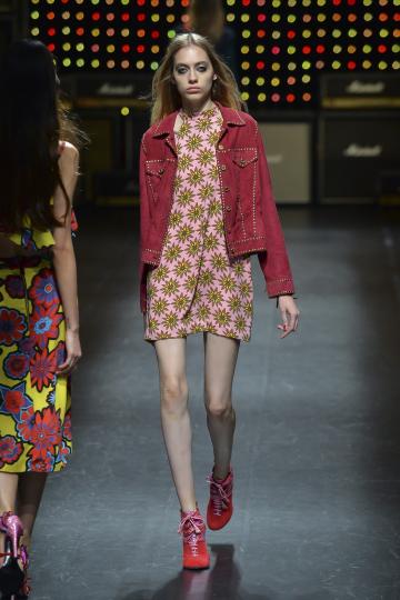 Цветя по роклите - снимка 26