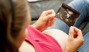 България оглави европейска класация за майки до 19 г.