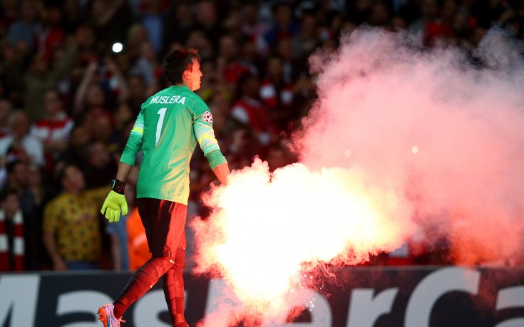 УЕФА няма да наказва Арсенал за инцидентите срещу Галатасарай