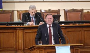 Михаил Миков