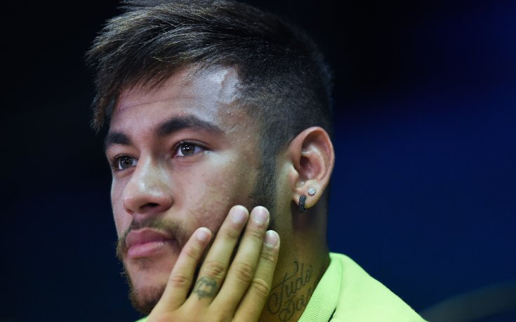 Неймар си хвана сръбска красавица