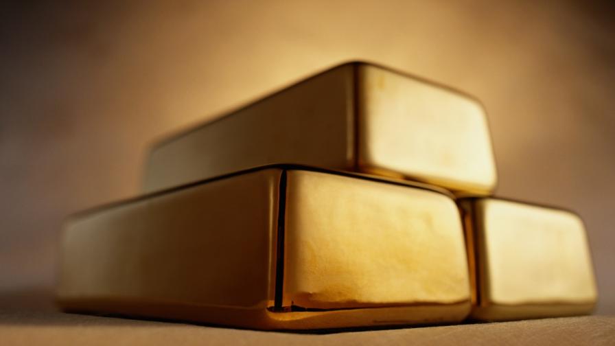 Цената на златото спадна до четиригодишен минимум