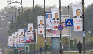 Румънците гласуват днес за президент