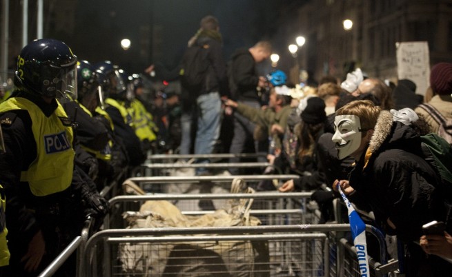 Полицията и демонстранти влязоха в сблъсъци в Лондон