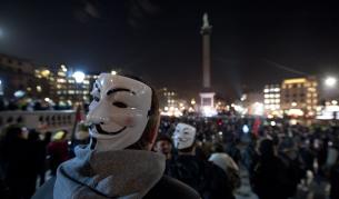 Ръсел Бранд и Вивиан Уестууд на протеста в Лондон