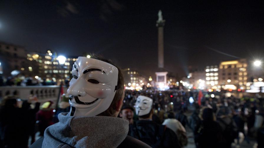 Ръсел Бранд и Вивиан Уестууд на протеста в Лондон