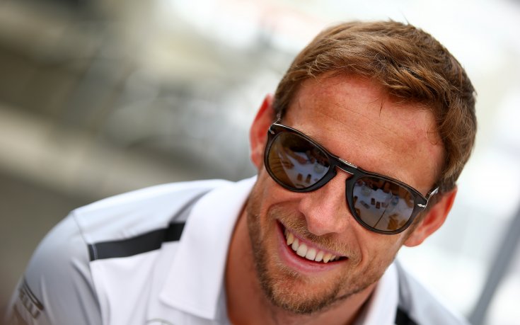 Хамилтън: Макларън трябва да задържи Бътън