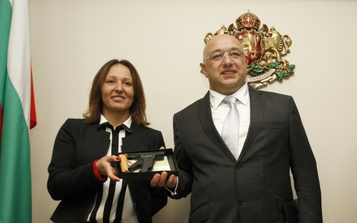 Красен Кралев получи стартов пистолет от Раданова