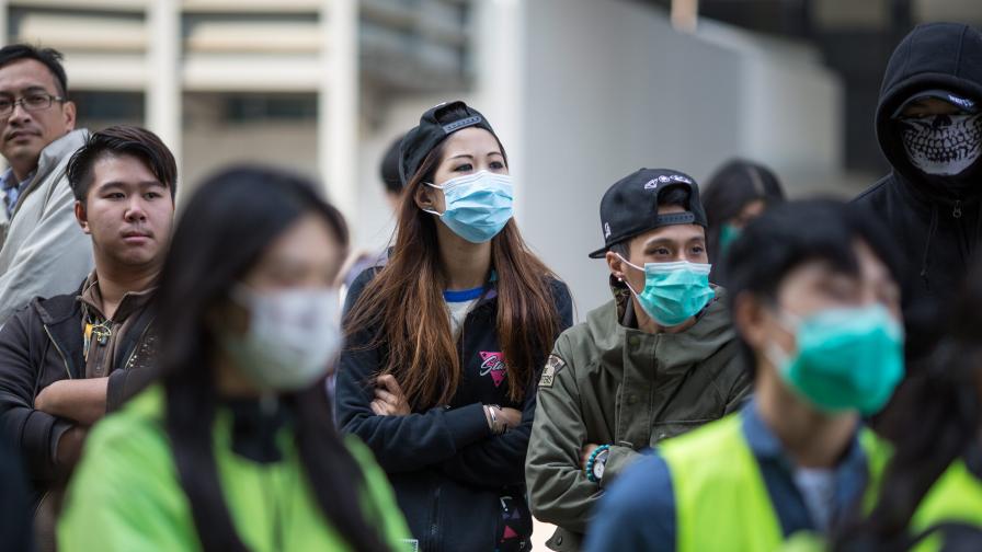 Нови сблъсъци между демонстранти и полиция в Хонконг