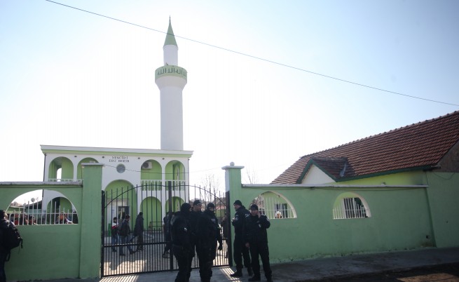 Джамията Абу Бекир в Пазарджик