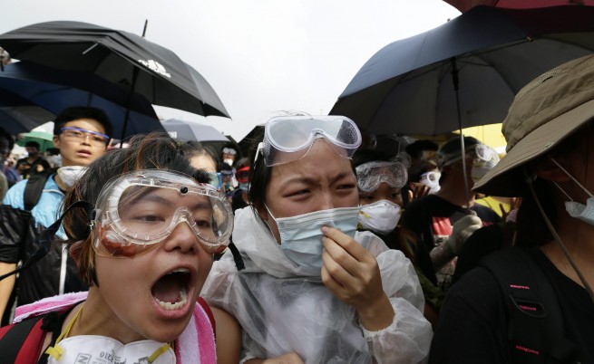 Пак сблъсъци в Хонконг, десетки арестувани