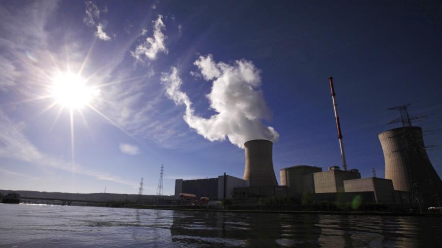 Реактор в белгийска АЕЦ спря заради пожар