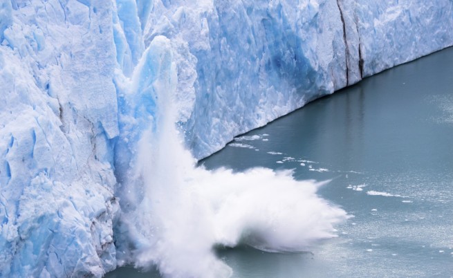 Ледниците в Антарктика се топят с три пъти по-бързи темпове