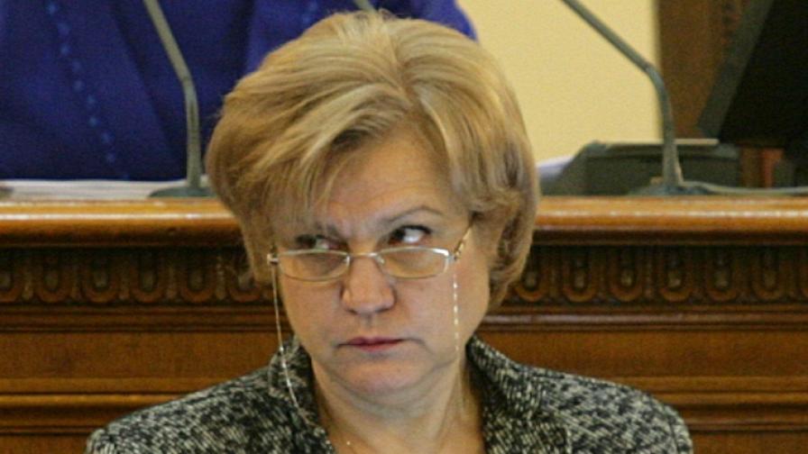 Менда Стоянова: Не променяме пенсионния модел, а даваме избор